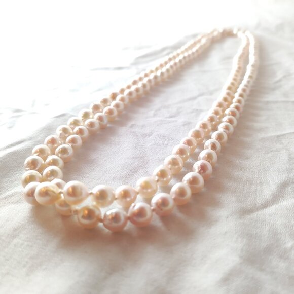 Long well Matched Cultured Pearl Necklace - Picture 5 of 5